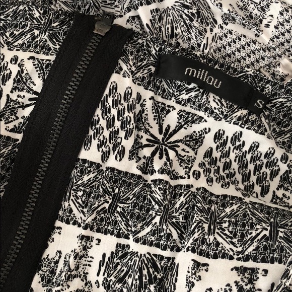 LF Coin Two-Piece - Picture 4 of 4